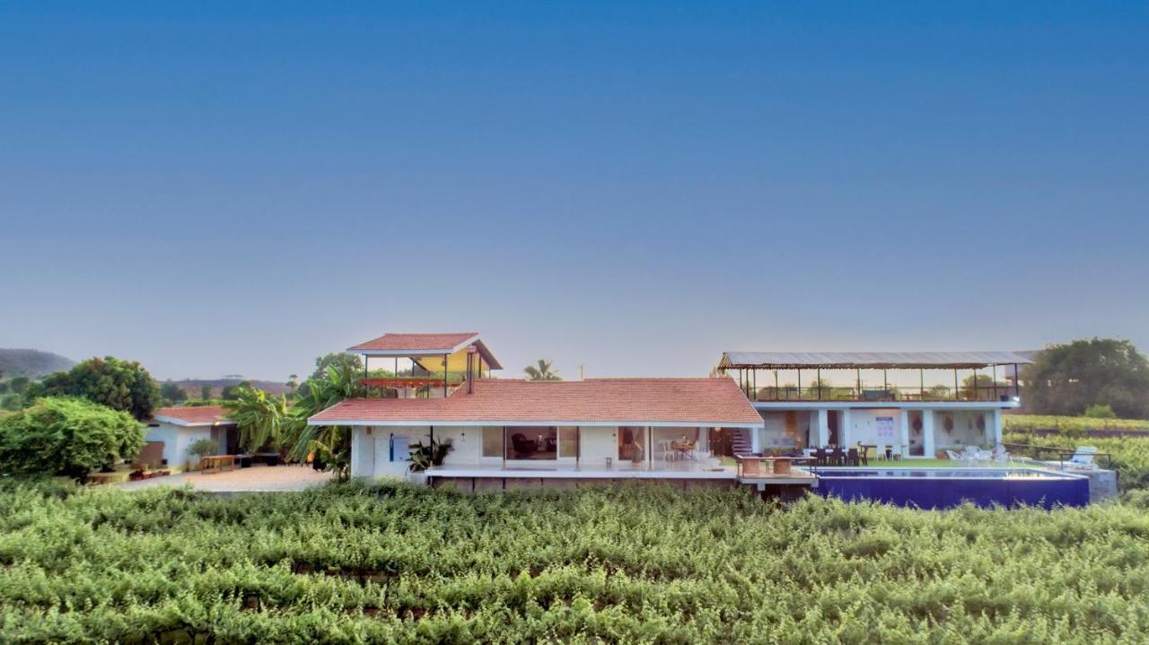 Saffronstays Onellaa, Nashik - Infinity Pool Villa Surrounded By A Vineyard Экстерьер фото