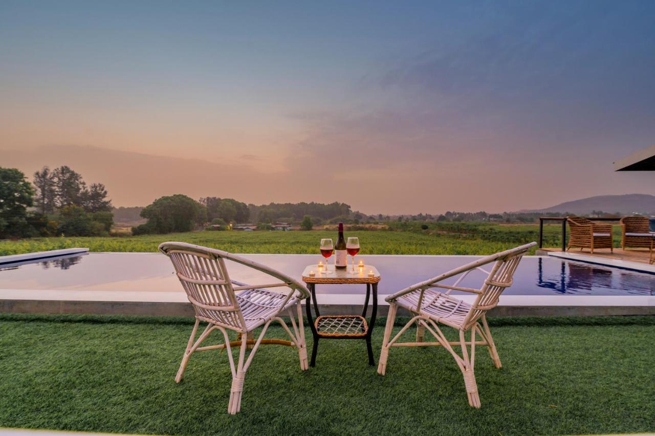 Saffronstays Onellaa, Nashik - Infinity Pool Villa Surrounded By A Vineyard Экстерьер фото