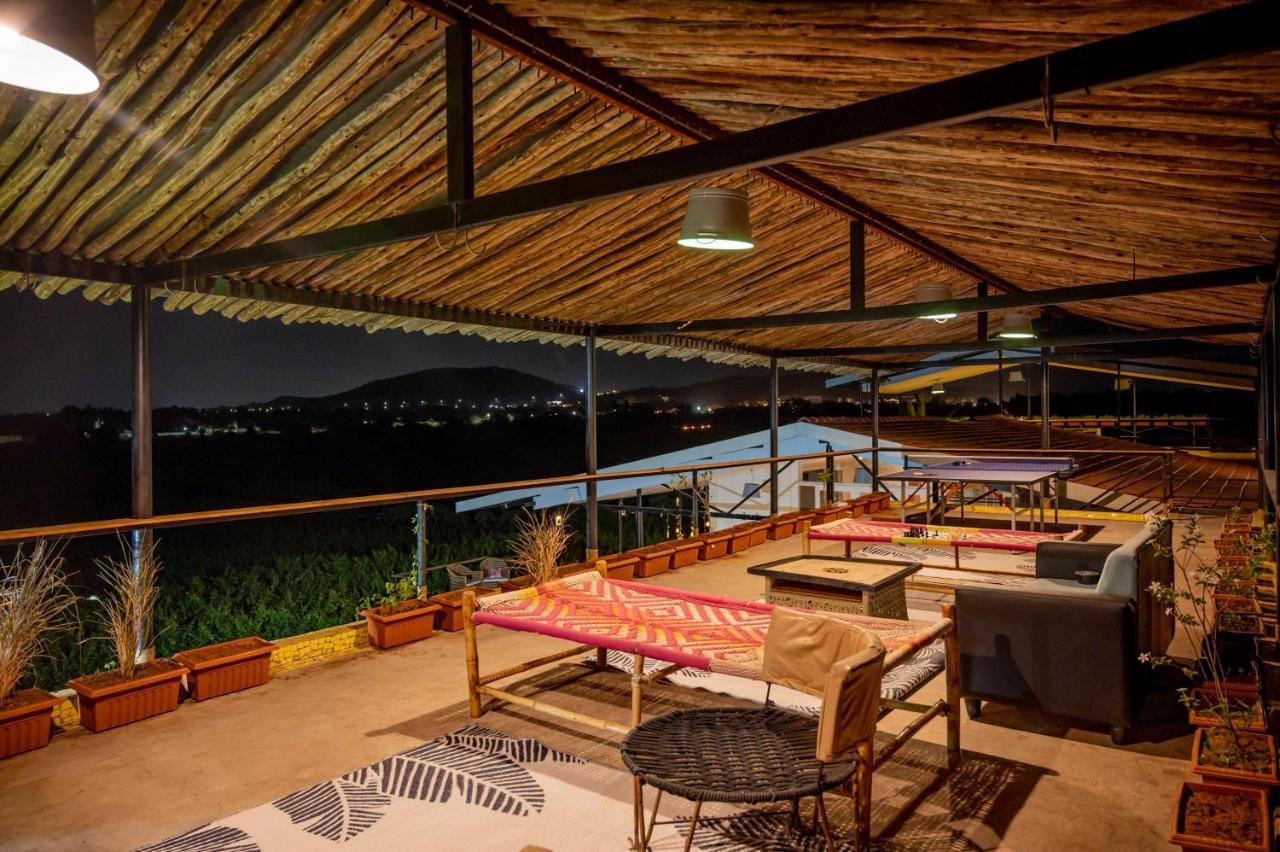Saffronstays Onellaa, Nashik - Infinity Pool Villa Surrounded By A Vineyard Экстерьер фото