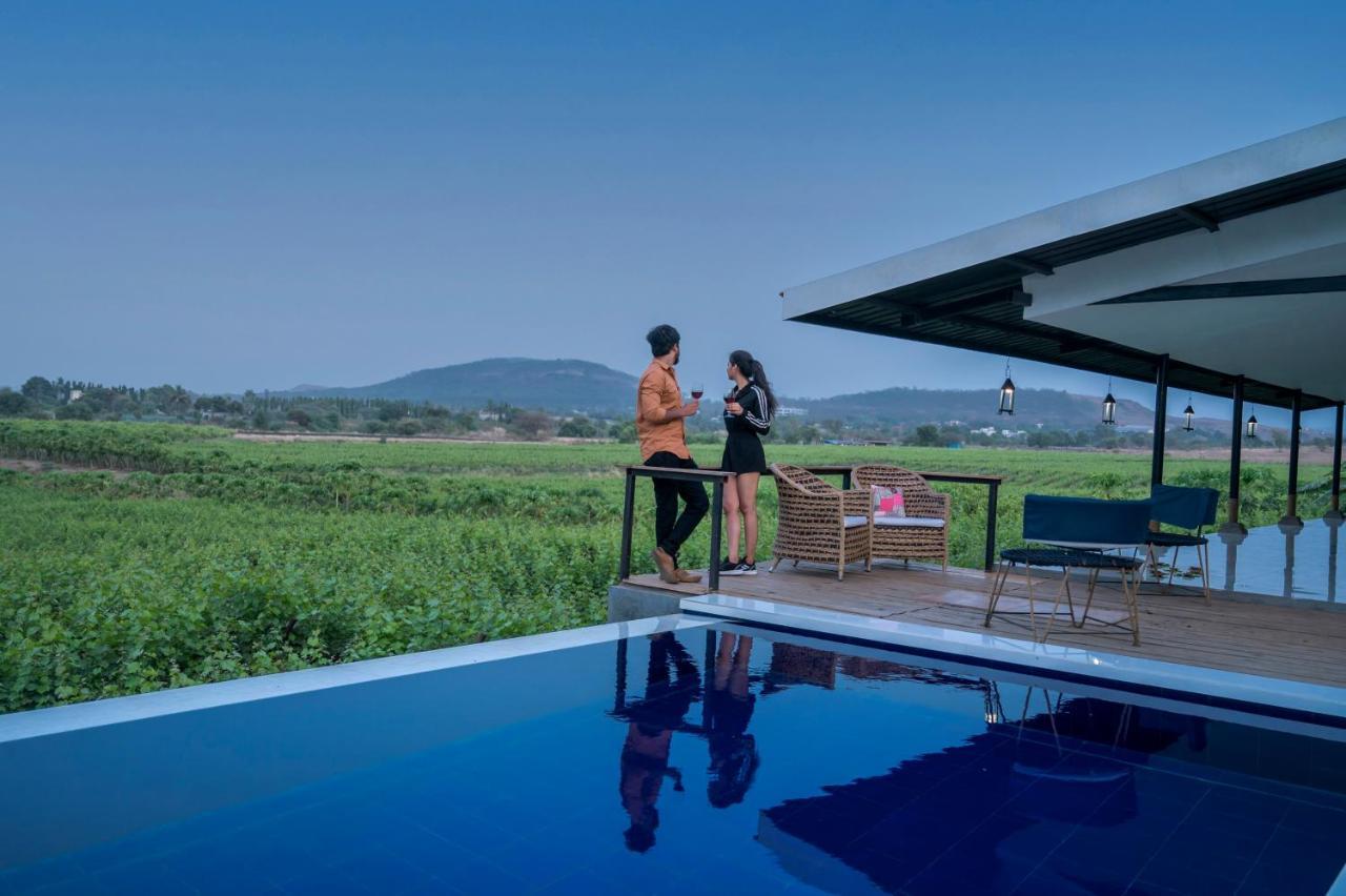 Saffronstays Onellaa, Nashik - Infinity Pool Villa Surrounded By A Vineyard Экстерьер фото