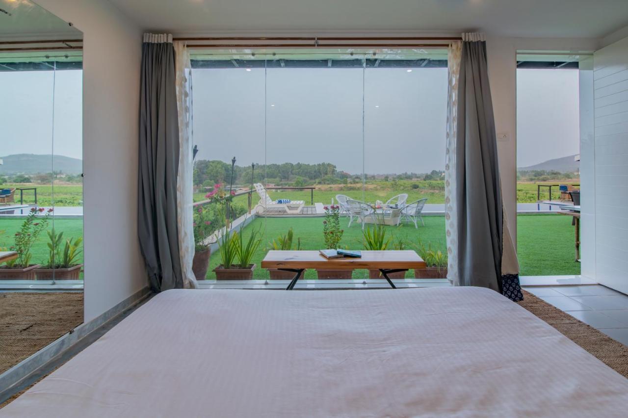 Saffronstays Onellaa, Nashik - Infinity Pool Villa Surrounded By A Vineyard Экстерьер фото
