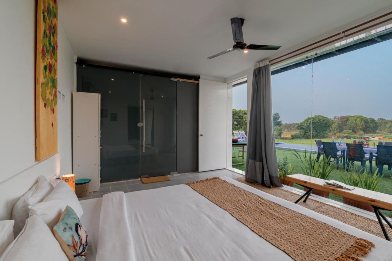 Saffronstays Onellaa, Nashik - Infinity Pool Villa Surrounded By A Vineyard Экстерьер фото